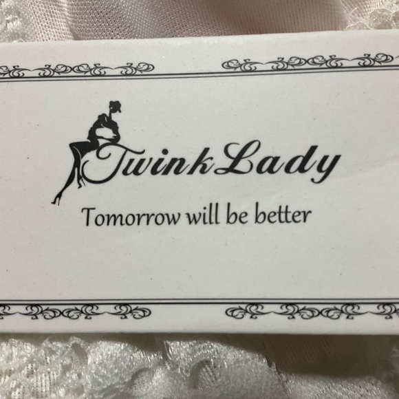 NWT Twink Lady Lace white Dress with lining, Size Large (small large) - Picture 7 of 10